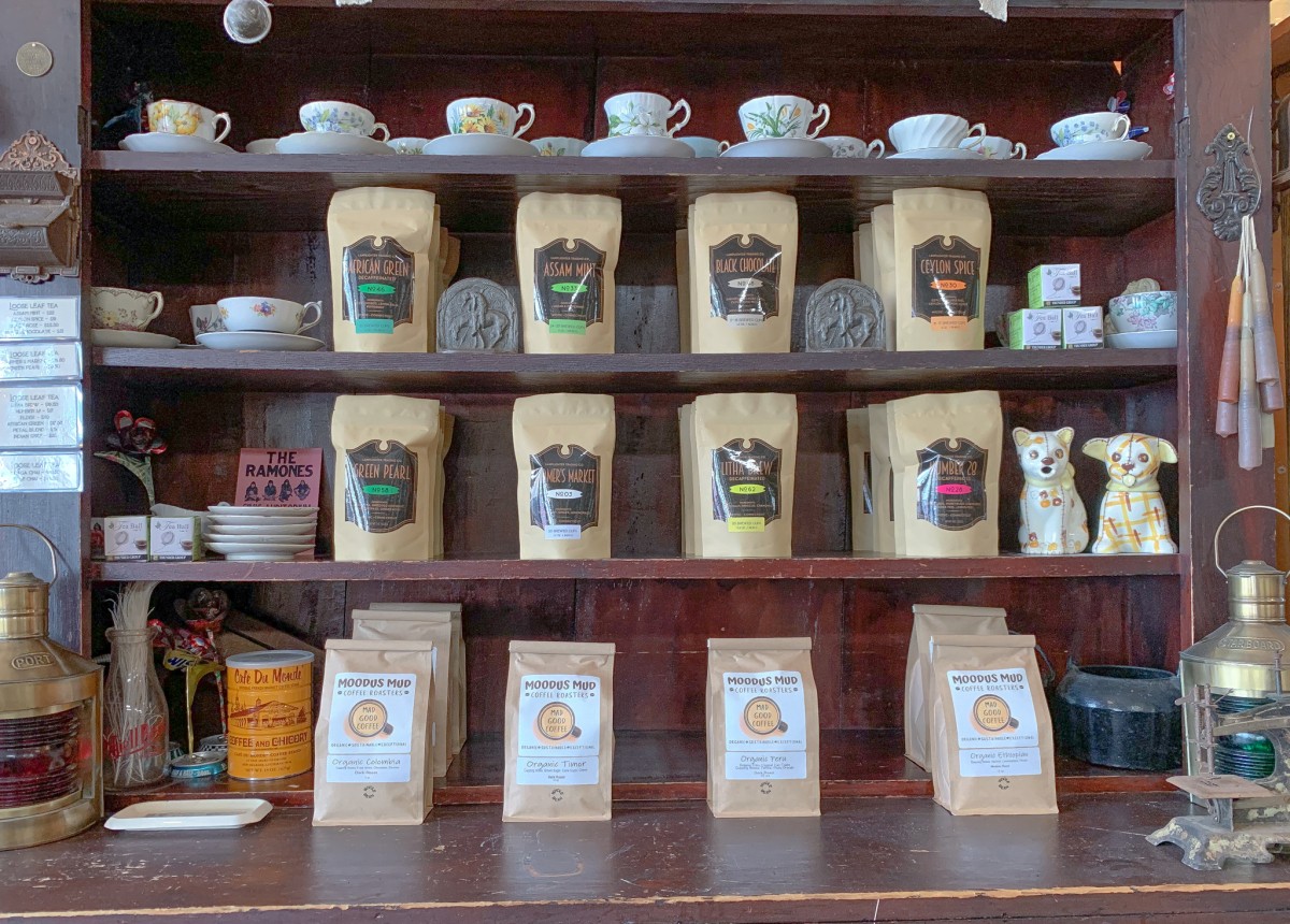 SUNDAY SIPPINGS: MOODUS MUD