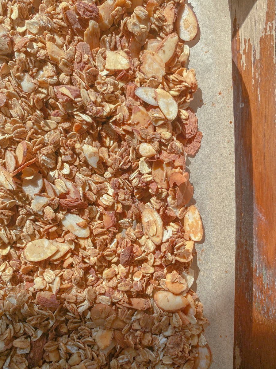 MAPLE CHAI ALMOND GRANOLA