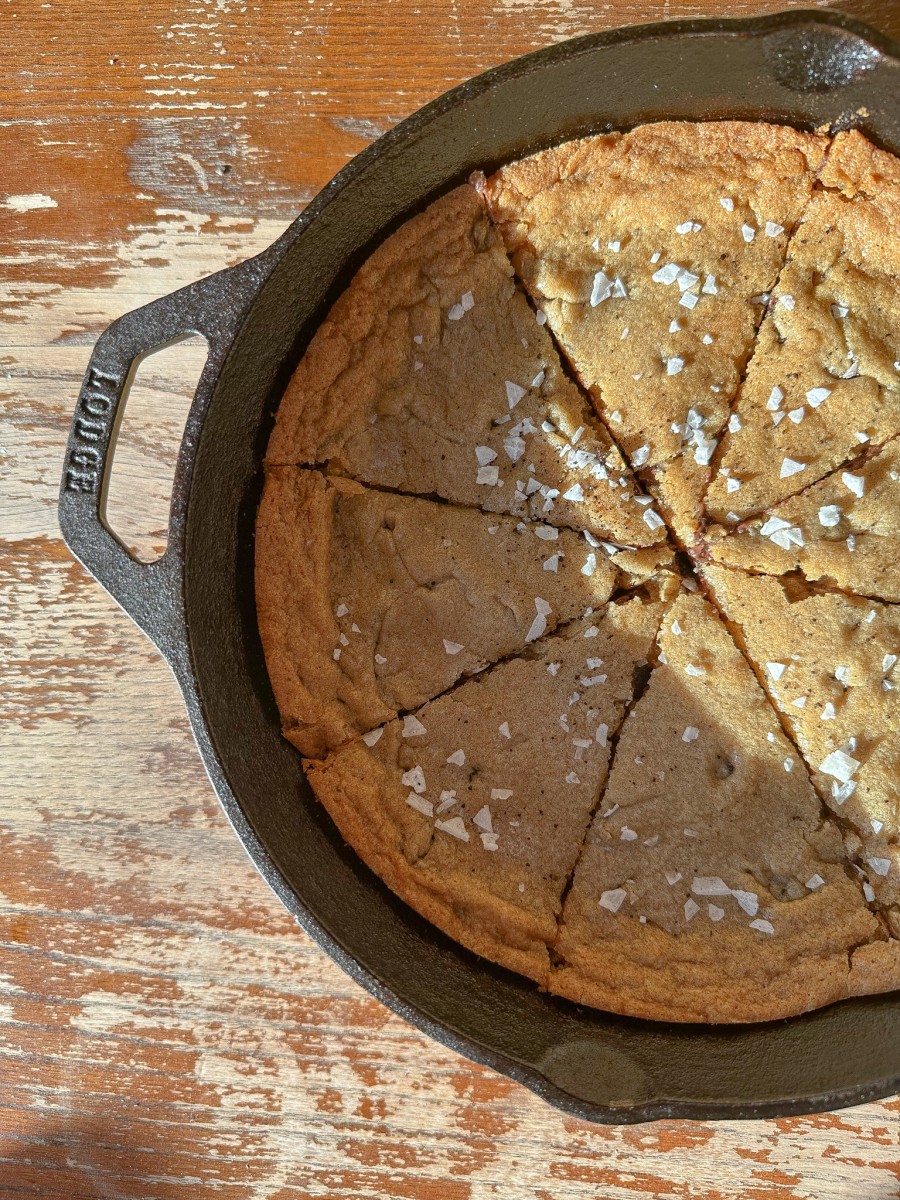 CHOCOLATE CHIP SKILLET COOKIE (WITH COFFEE SALT)