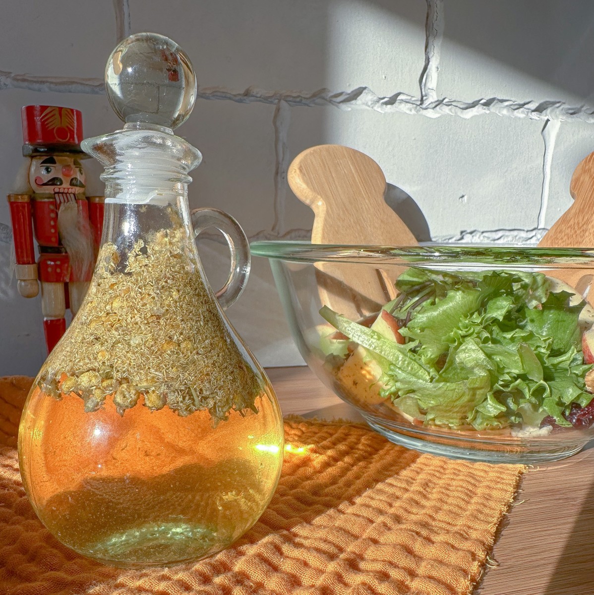 HOLIDAY SALAD (WITH CHAMOMILE TEA BALSAMIC VINAIGRETTE)
