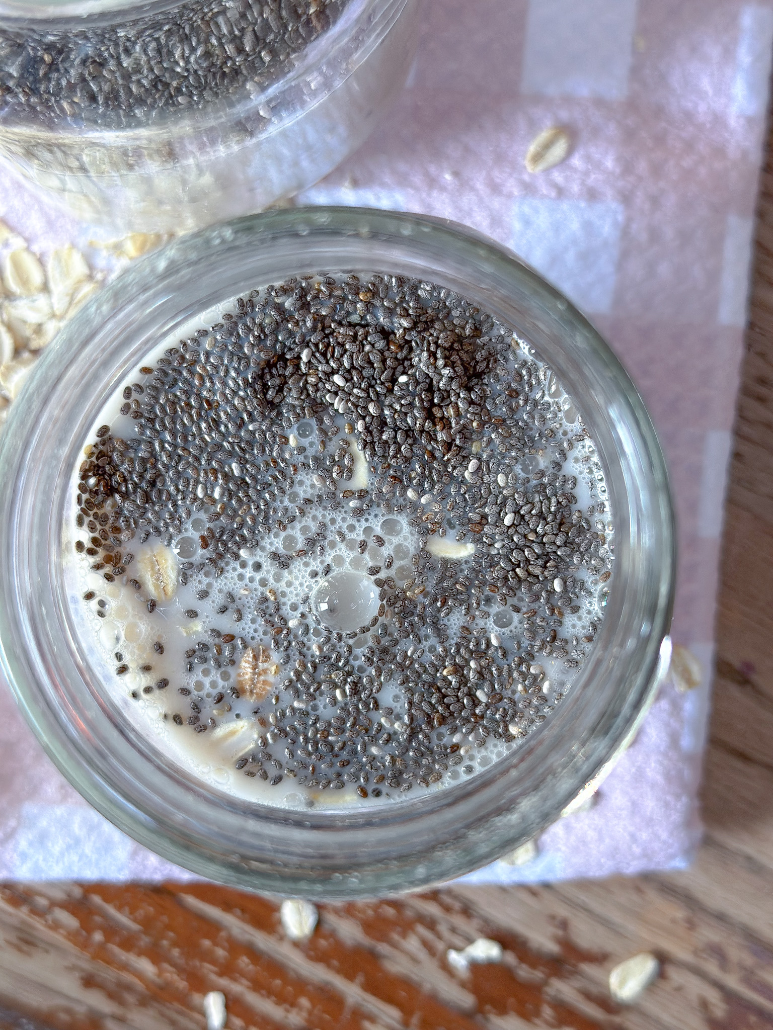 OVERNIGHT OATS (2 RECIPES)